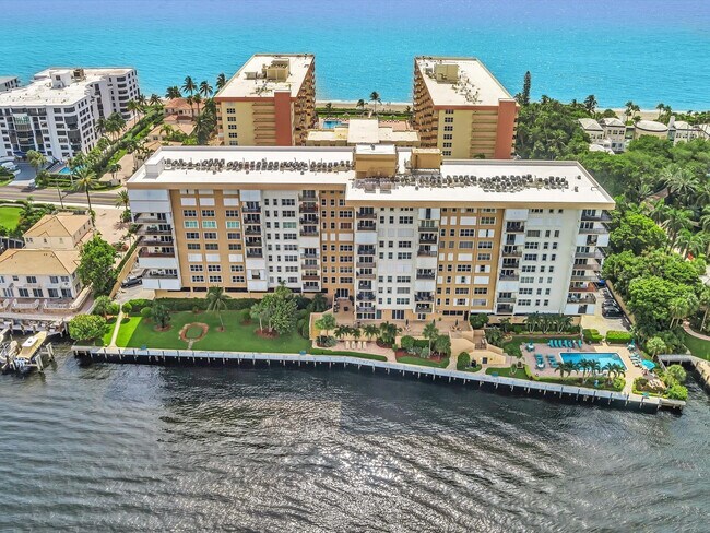 Building Photo - 1150 Hillsboro Mile