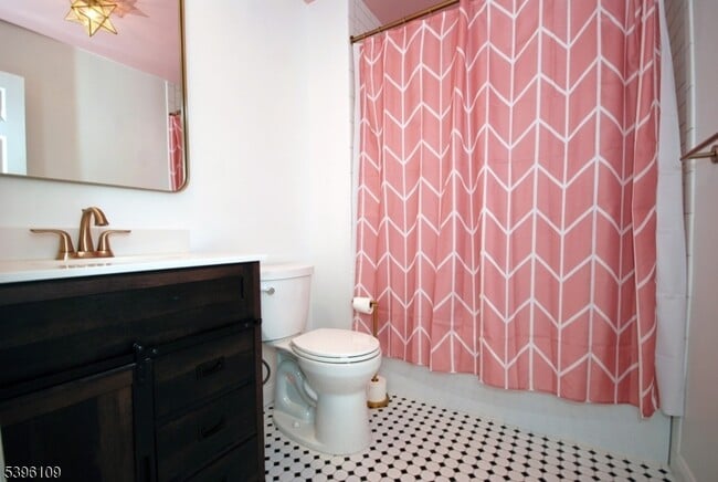 Building Photo - 374 Burdock Ct