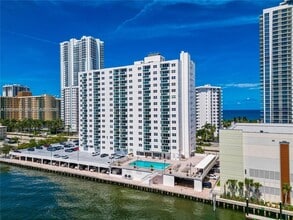 Building Photo - 3000 S Ocean Dr