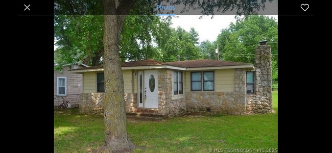 Building Photo - 416 N Caney St