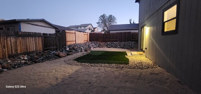 Building Photo - Nicely updated 5bd/3bth home in North Valleys