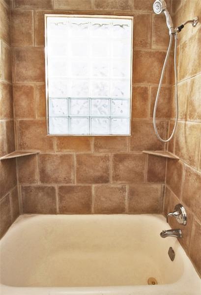 Building Photo - 425 10th St NE