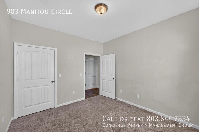 Building Photo - 983 Manitou Cir