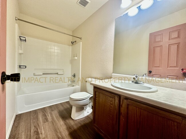 Building Photo - 10930 S San Clemente Camino