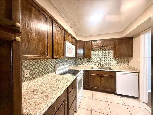 Building Photo - 534 Orange Dr