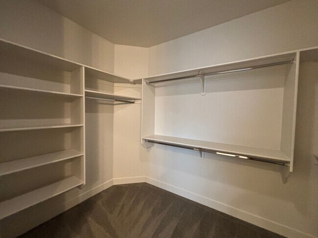 Building Photo - SPACIOUS SINGLE LEVEL HOME IN WASHINGTON FIELDS FOR RENT!