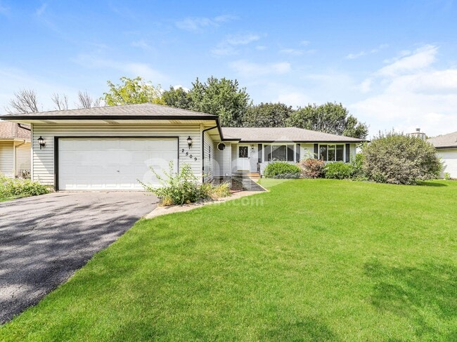 Building Photo - 2509 La Brecque Dr