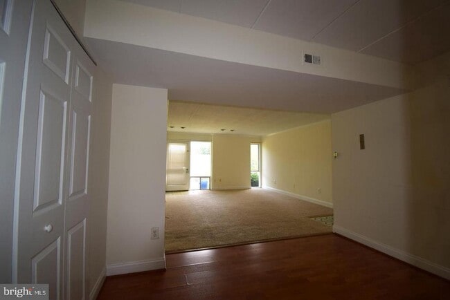 Building Photo - 2635 Fort Farnsworth Rd