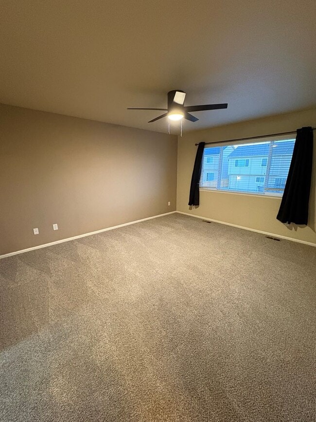 Building Photo - Lovely 3 bedroom/3 car tandem garage home in Lorson Ranch