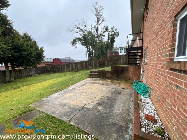 Building Photo - 4002 22nd Ave