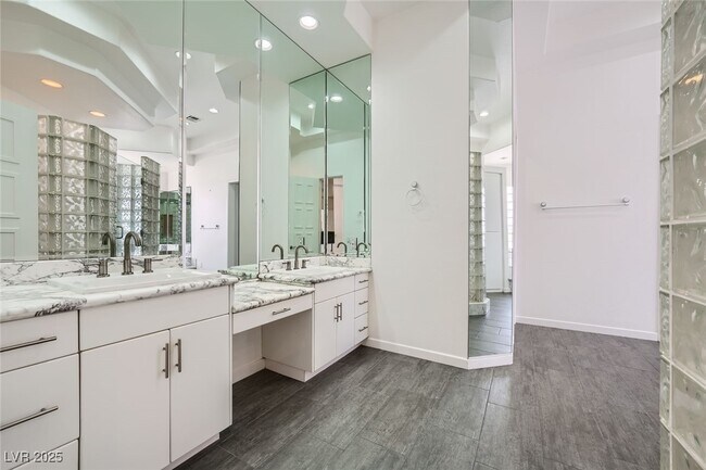 Building Photo - 7901 O'Bannon Dr