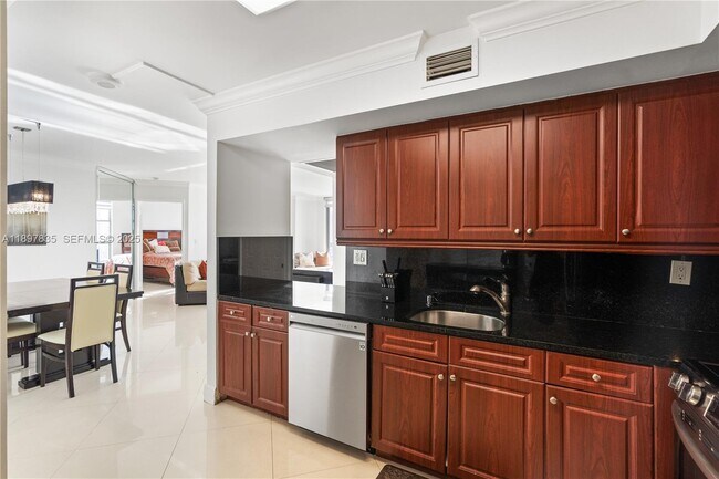 Building Photo - 19101 NE 36th Pl