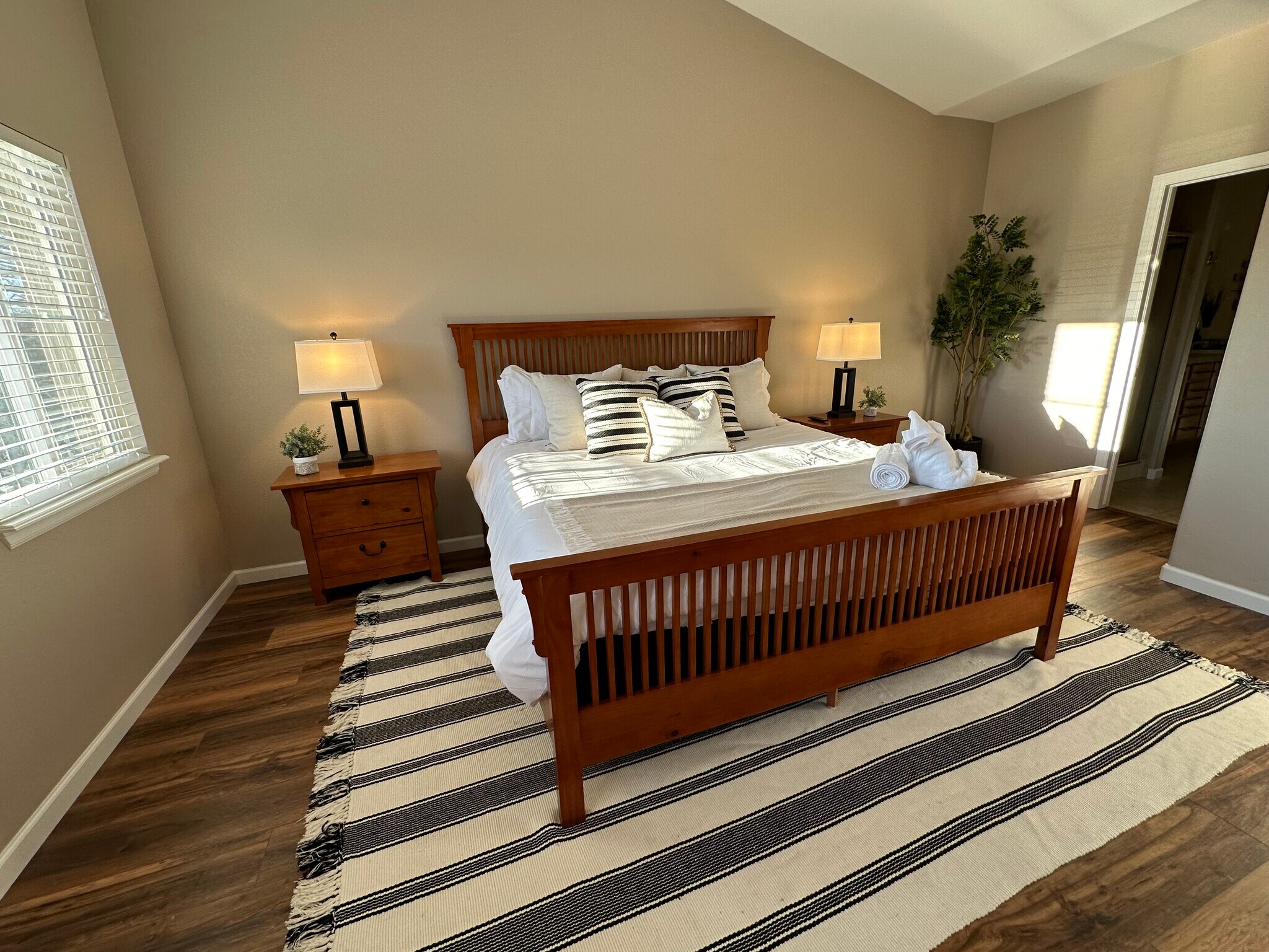 master bedroom - 6253 Kilmer Loop