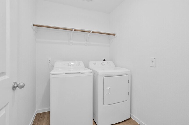 Building Photo - 3518 Grassland Dr