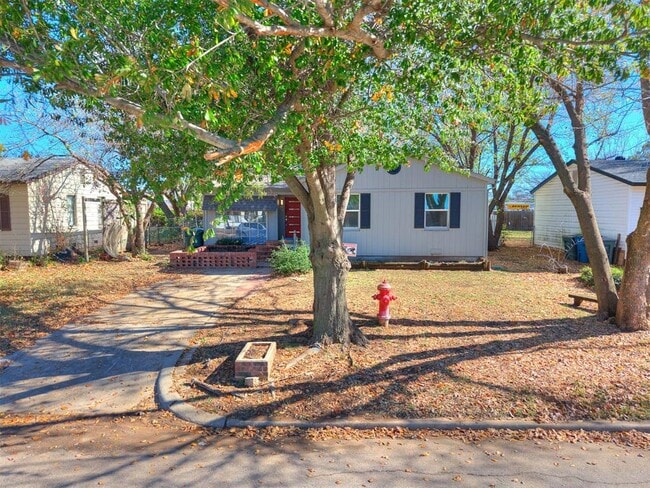 Building Photo - 816 S Santa Fe Dr