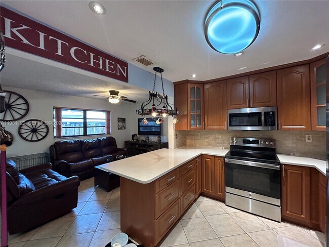 Building Photo - 10818 SW 72nd St