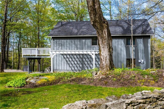 Building Photo - 56 S Rd