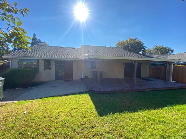 Building Photo - Well Maintained, Large Corner Lot