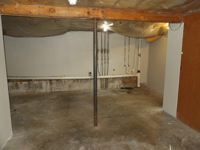 Building Photo - 409 Ridgewood Ln