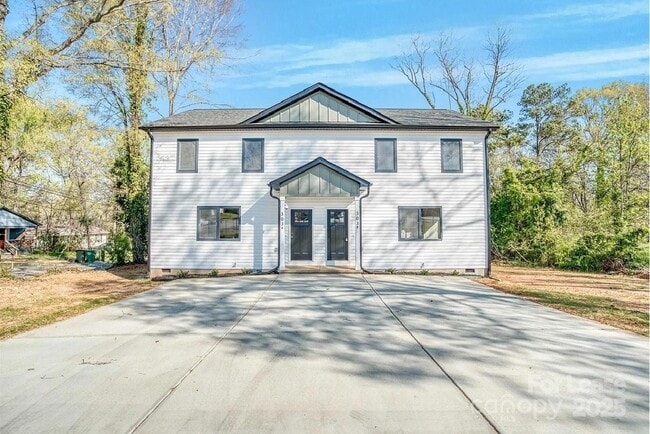 Primary Photo - 303 2nd Ave