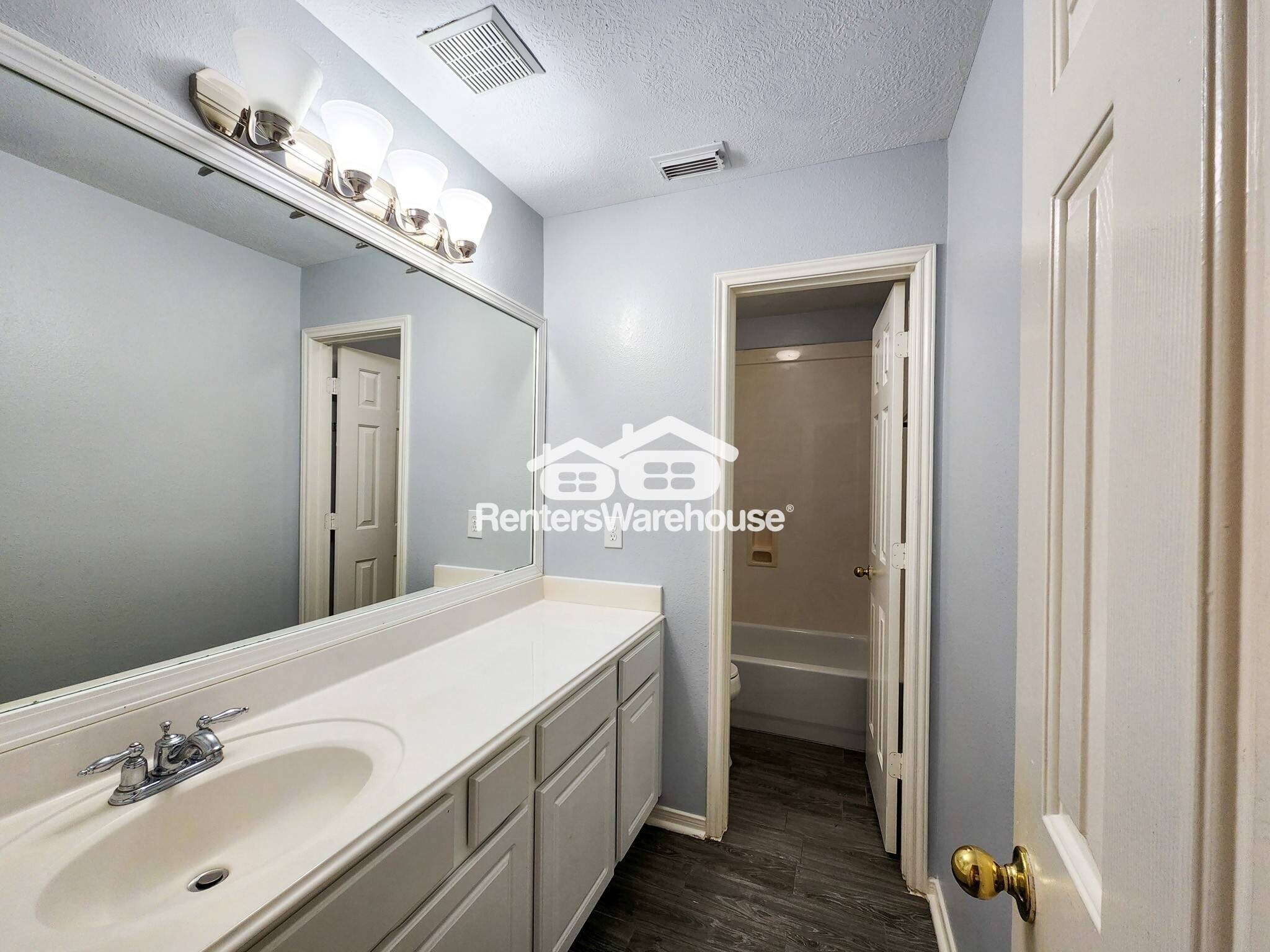 Building Photo - 11902 White Water Bay Dr