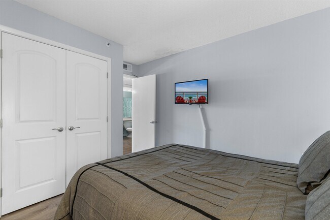 Building Photo - 1425 S Ocean Blvd