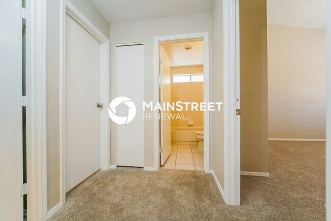 Building Photo - 3 Bedroom Pet-Friendly Home in TUCSON, AZ ...