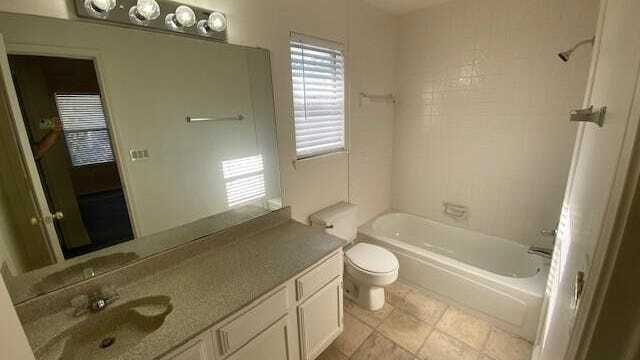 Building Photo - 8612 Brushy Creek Trail