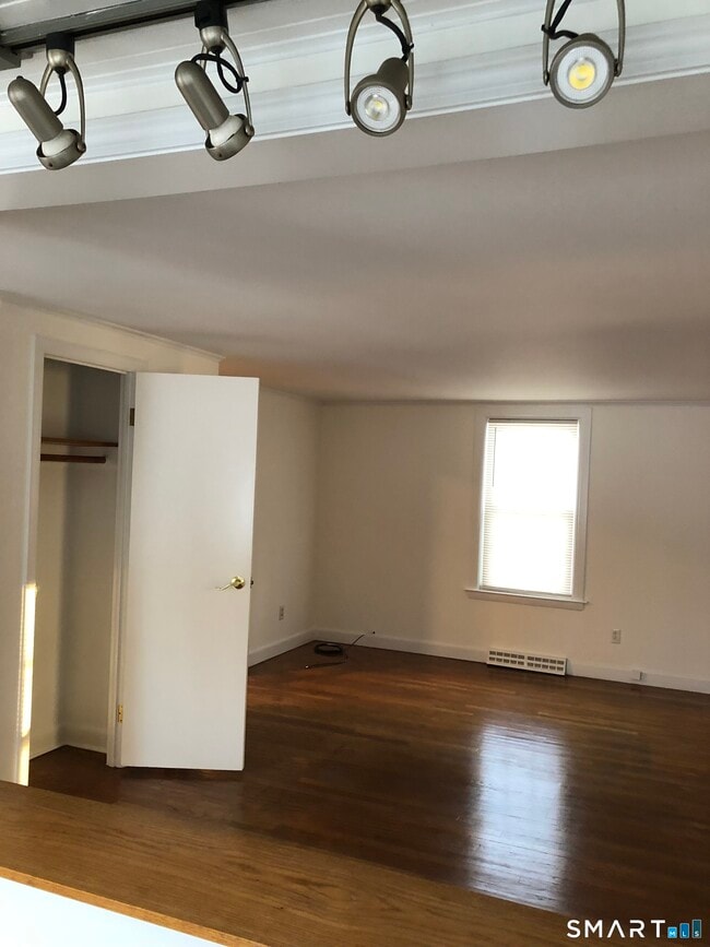 Building Photo - 159 Purdy Hill Rd