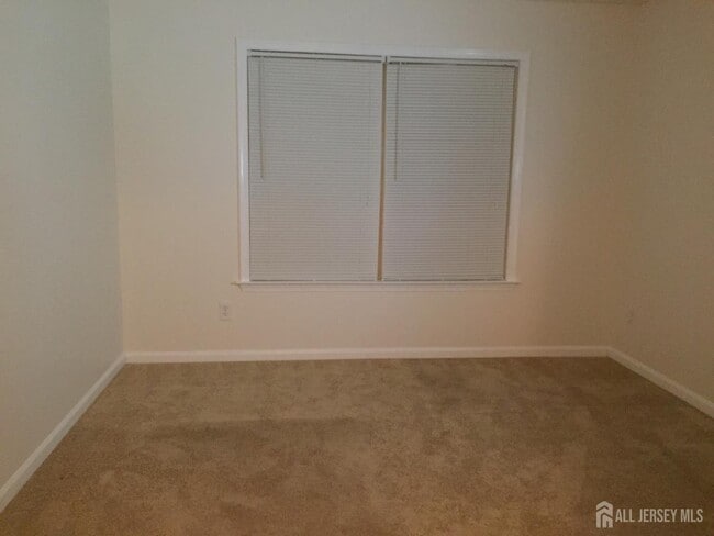 Building Photo - 223 Waterford Dr