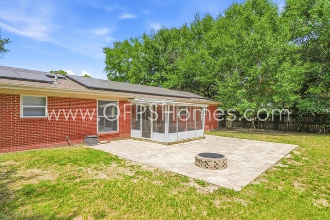 Building Photo - 127 Judith Dr