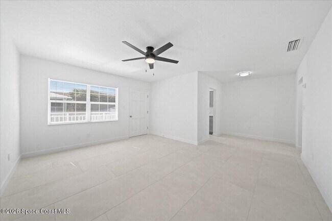 Building Photo - 154 Crescent Beach Dr