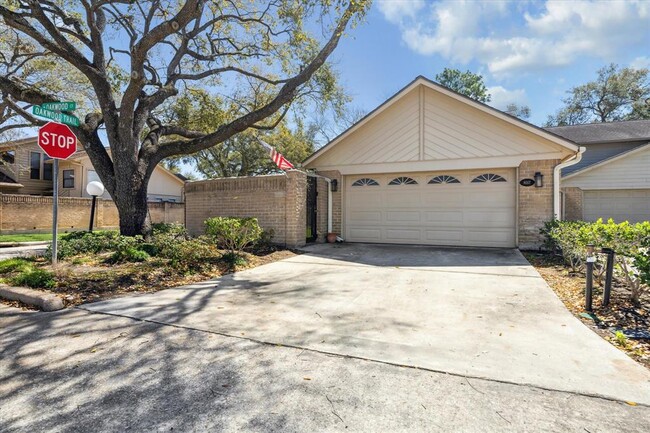 Building Photo - 8017 W Oakwood Ct