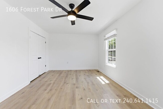 Building Photo - 1606 Forest Park Dr