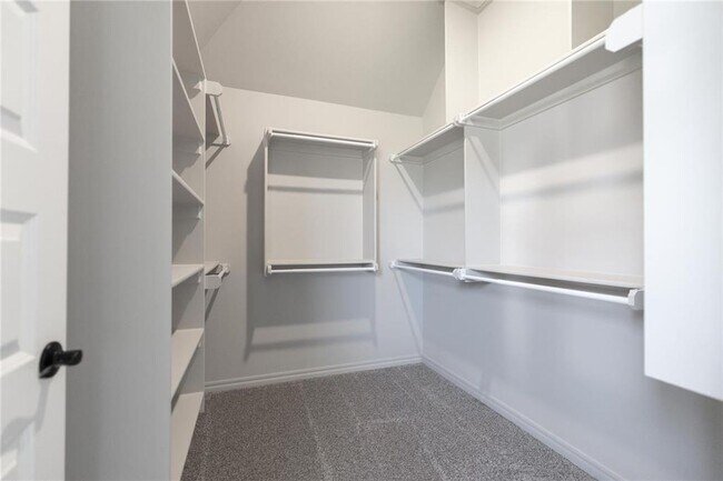 Building Photo - **Gorgeous Newer Build! 4 Bed 3 Bath**