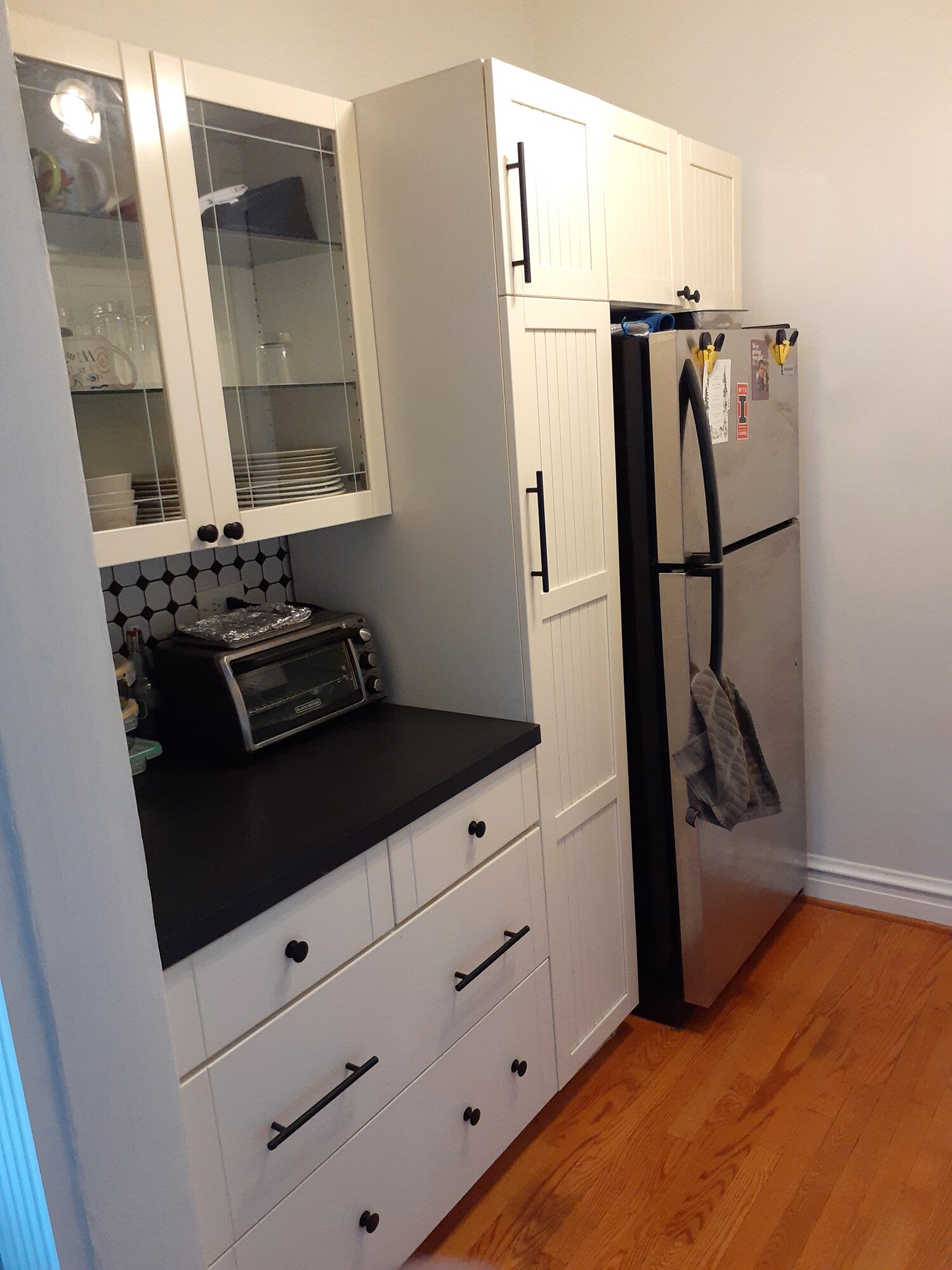 Kitchen - 6101 N Sheridan Rd