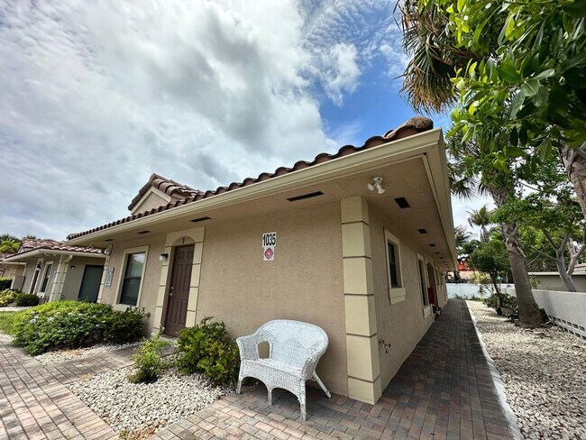 Building Photo - 1045 Villas LLC (1035 NE 10th Ave)