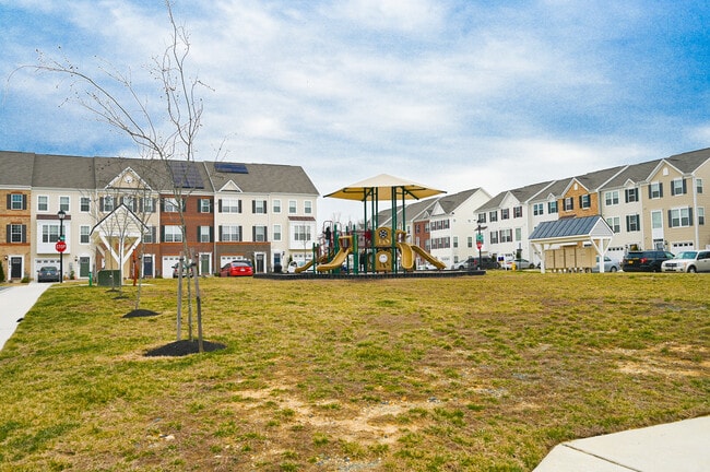 Building Photo - 522 Calvert Way