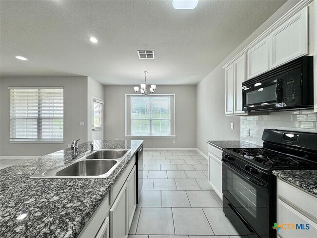 Building Photo - 113 Homily Dr