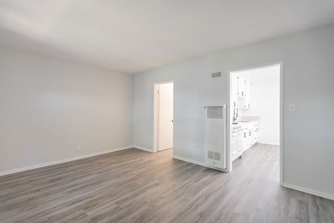 Interior Photo - 7056 Lanewood Ave