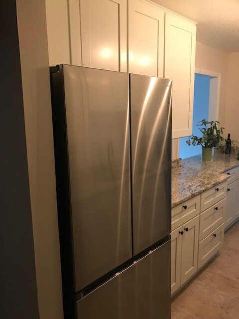 Building Photo - 329 Geneva Ave N