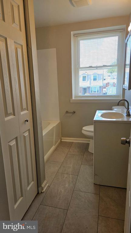 Building Photo - 2015 Dineen Dr