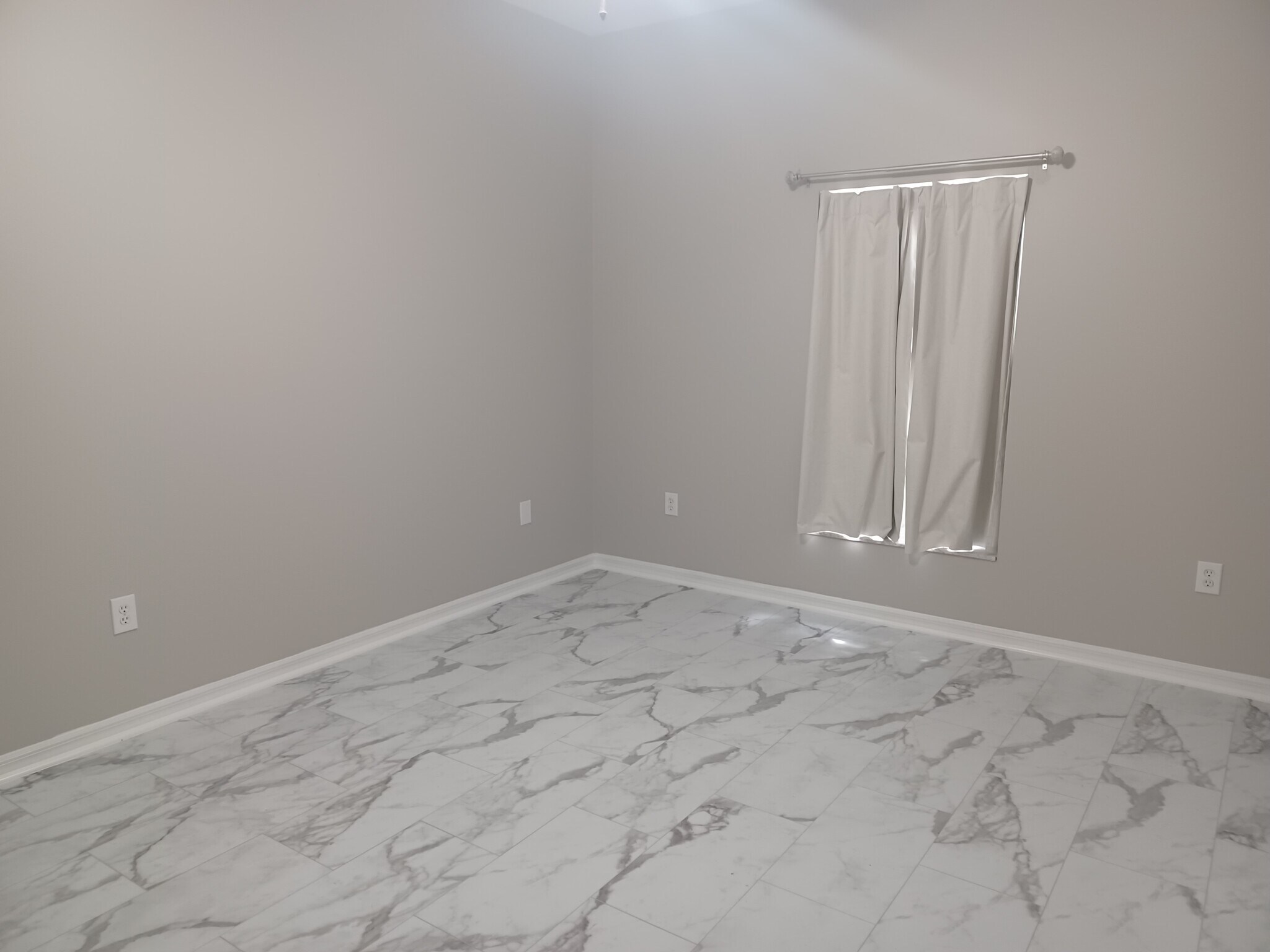 Building Photo - 2250 Candlewood Ln E