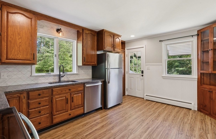 Building Photo - 45 Emery St