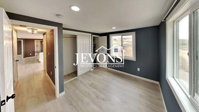 Building Photo - Charming 3-bedroom home in a peaceful sett...