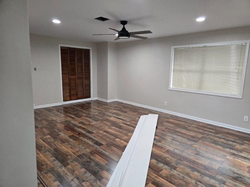 Building Photo - 115 Sandager Ave