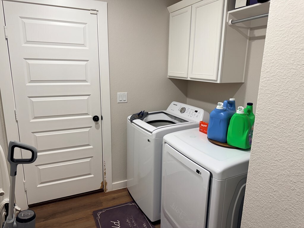 Building Photo - 421 Graze St