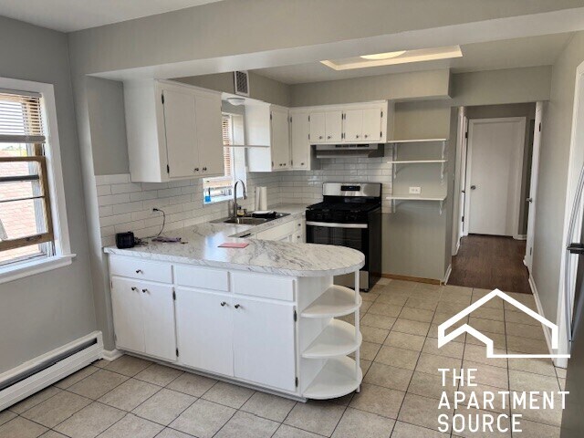 Primary Photo - 5837 W Addison St