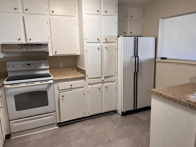 Building Photo - 2527 Emily Ln