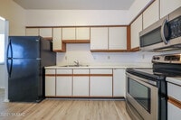 Building Photo - 312 E 24th St